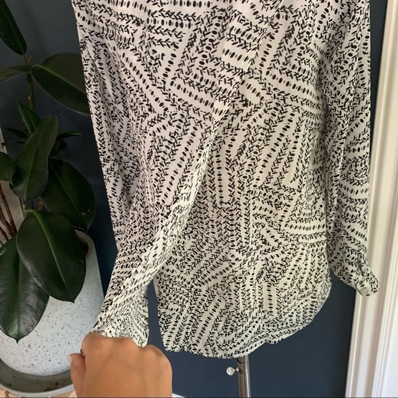 Cabi▪️Splitback button front blouse white black.‎ S - Picture 7 of 10